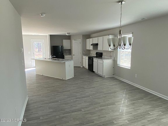 3rd image of 170 Desert Orchid Cir