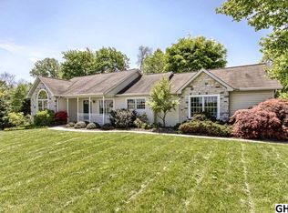 250 Willis Rd, Etters, PA 17319