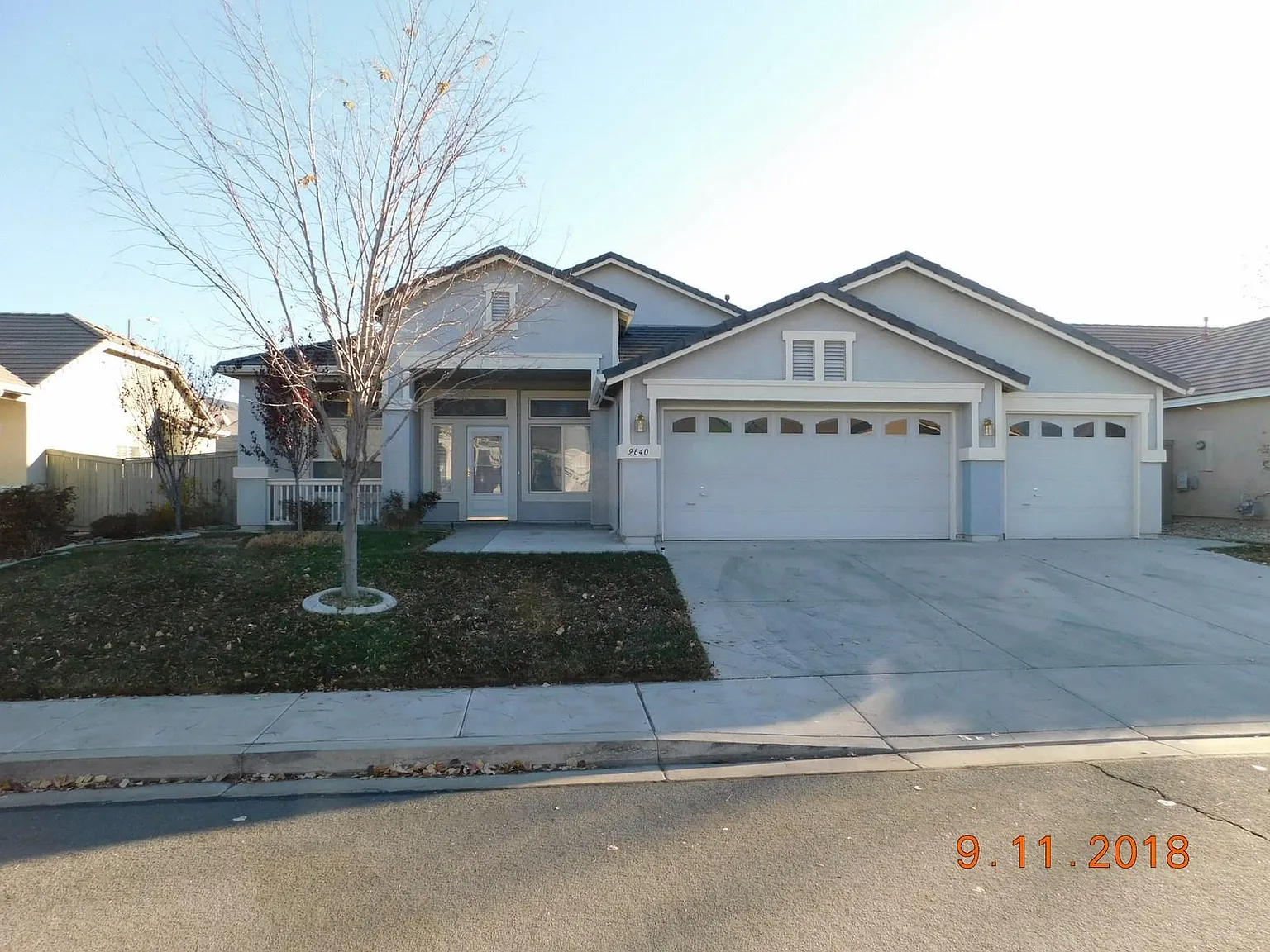 9640 Frankwood Dr photo 1