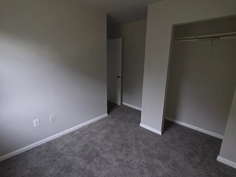 1090 Williamsburg Rd — Photo 12