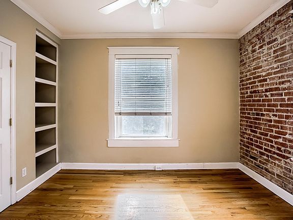 Front bedroom - great light!