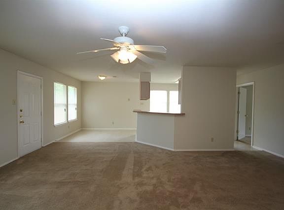 5th image of 4009 Devonaire Dr