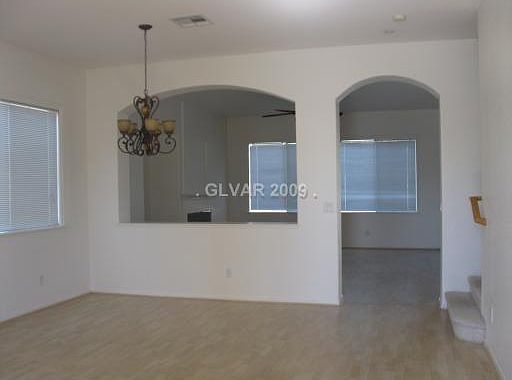 3rd image of 2510 Wellworth Ave