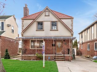 79-42 212th St #WH, Oakland Gardens, NY 11364