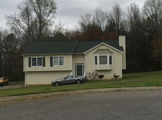 39 Magnolia Ct, Rydal, GA 30171