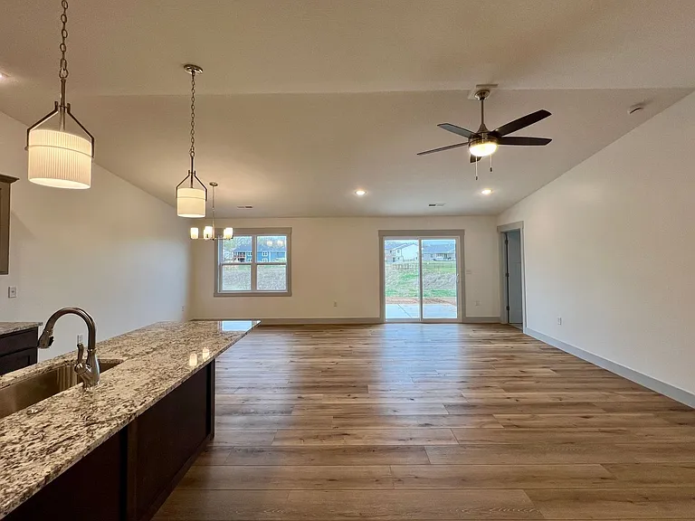 4650 Pierce Dr — Photo 7