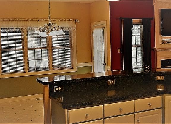 5th image of 6763 Crump Dr