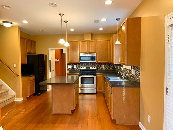 5th image of 2707 Tulip Poplar Cir