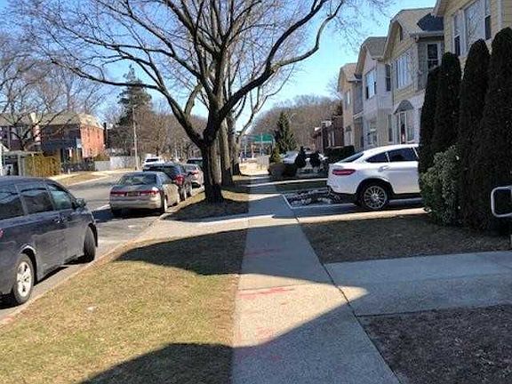 5th image of 10812 Metropolitan Ave