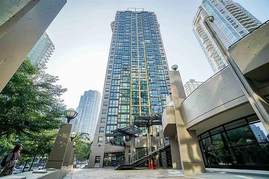 2 bed, 749 sqft, $2,800 — Photo 2