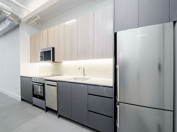 4th image of 339 W 38th St #12J