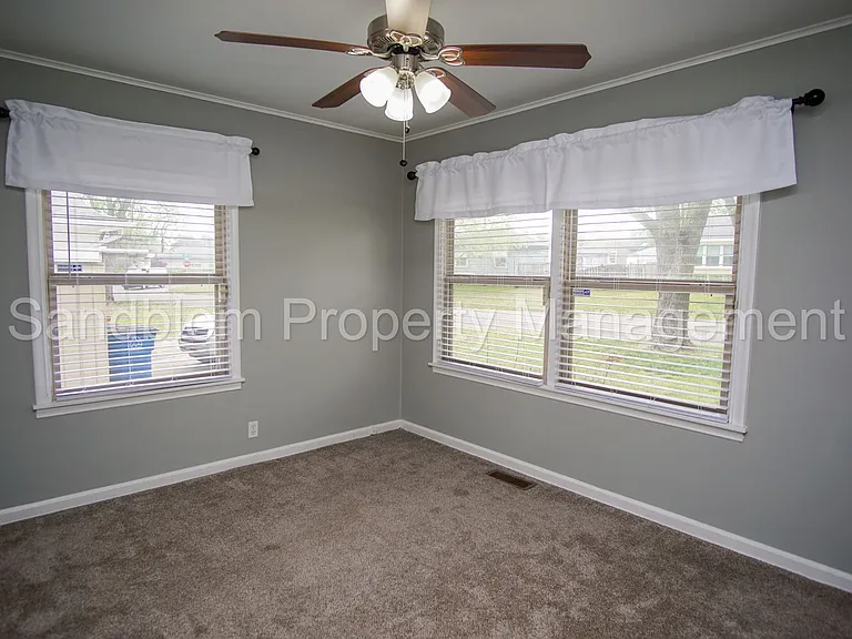 3549 S Richmond Ave — Photo 9