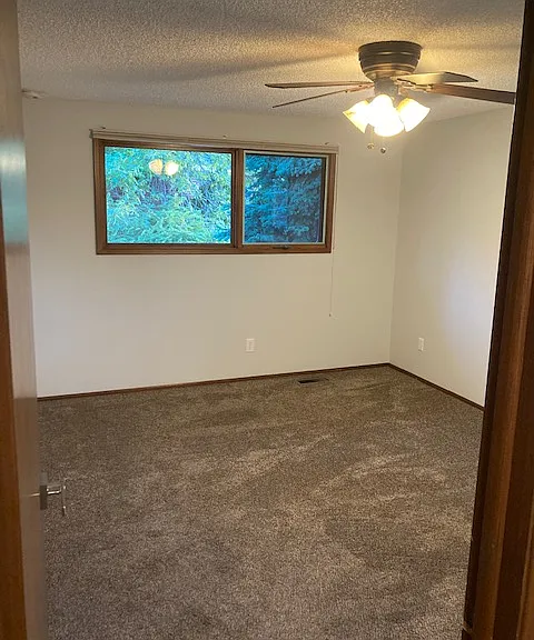 3125 W Indian Trail Rd — Photo 7
