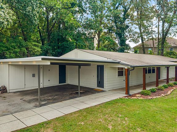 3rd image of 1700 Lockwood Dr