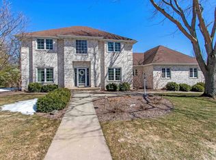 1775 Royal Crown Ct, Green Bay, WI 54313