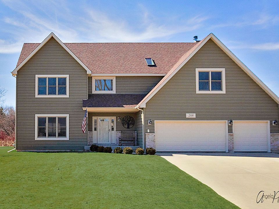 1st image of 208 Garnett Ave