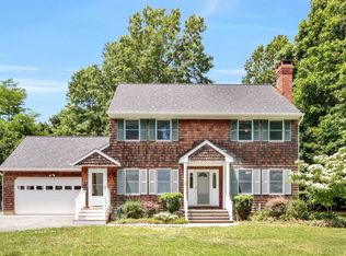 215 South St, Southold, NY 11971