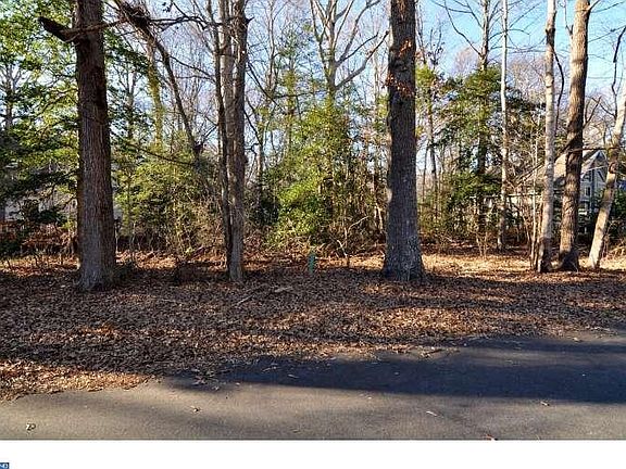 4th image of 22912 Linden Dr