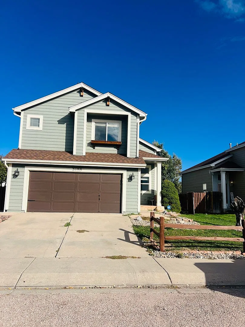 4BR Fountain Beauty! Finished Basement, Fire Pit, RV Parking & More! — Photo 1