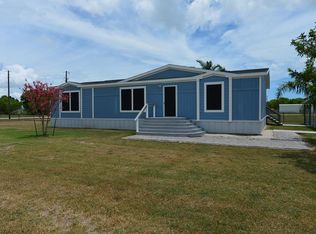 53 Howe Ln, Port Lavaca, TX 77979