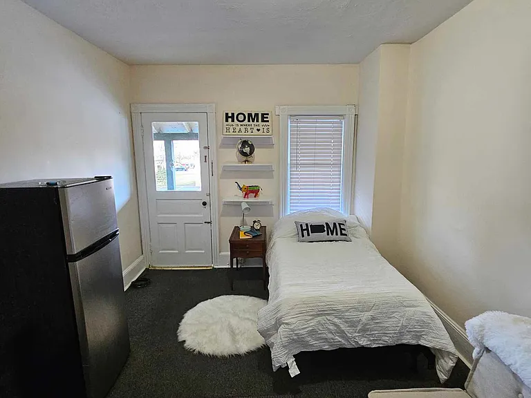 610 Grace St #11 — Photo 11