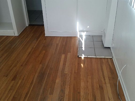 4th image of 1105 1/4 Waterloo St
