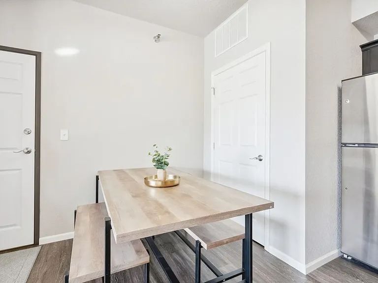 Willow Falls Apartments — Photo 18