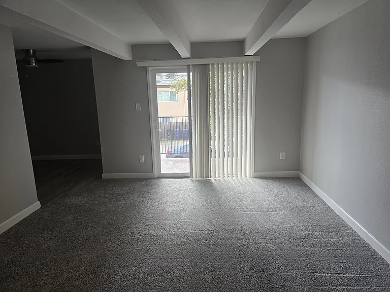 2300 G St — Photo 4