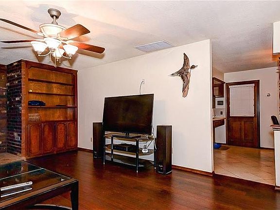 5th image of 19501 SE 134th St
