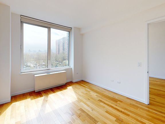 4th image of 795 Columbus Ave APT 6E