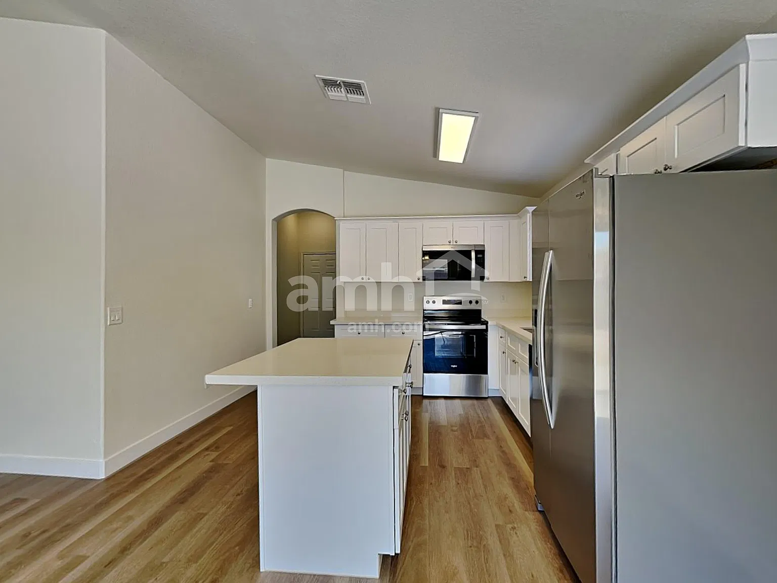 3 bed, 2.0 bath, 1624 sqft, $1,980 — Photo 4