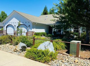 123 Tennessee View Ln, Cave Junction, OR 97523