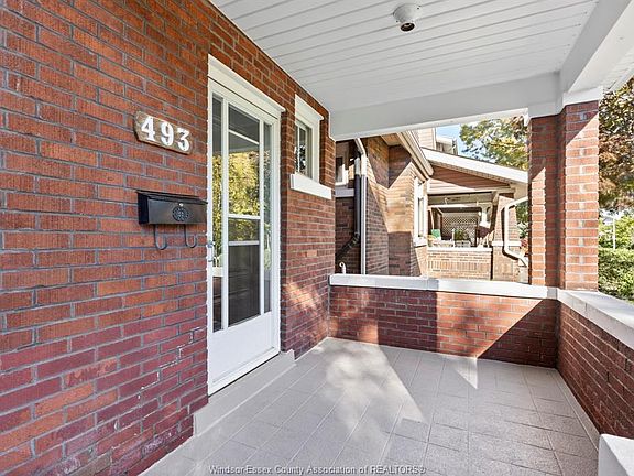3rd image of 493 Moy Ave