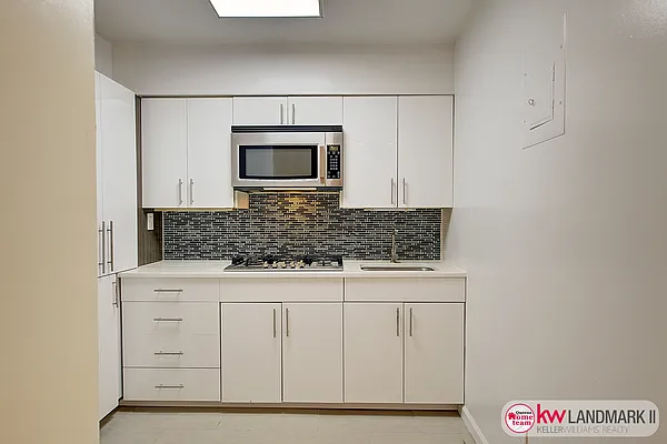 Sold by Keller Williams Realty Landmark II | media 21