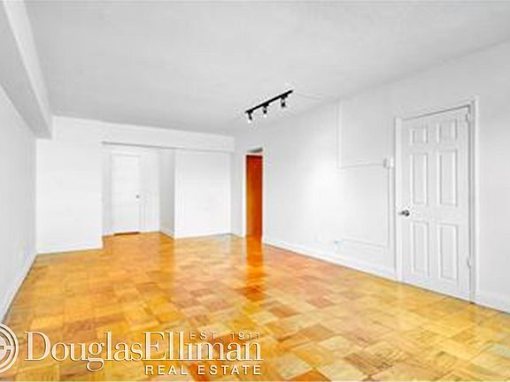 2nd image of 11949 Union Tpke APT 5E