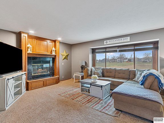 3rd image of 3819 Buccaneer Blvd