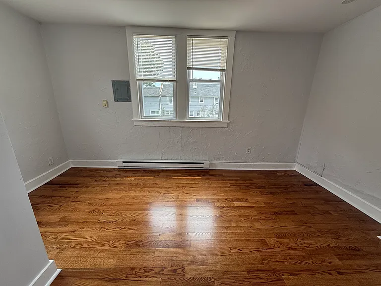 615 2nd Ave #4 — Photo 18