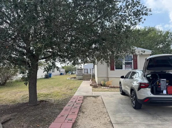 456 Limestone Dr, New Braunfels, TX 78130