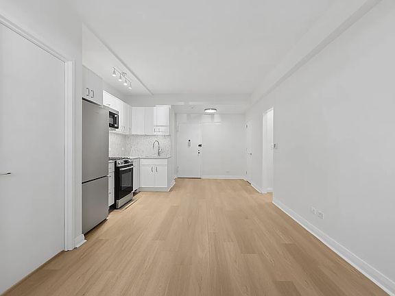 5th image of 85 E End Ave APT 1C