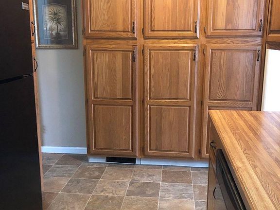 3rd image of 2389 27th St