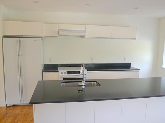 3rd image of 555 Roosevelt Ave #207