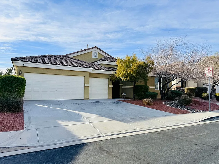 8565 Hogan Falls Cir — Photo 2