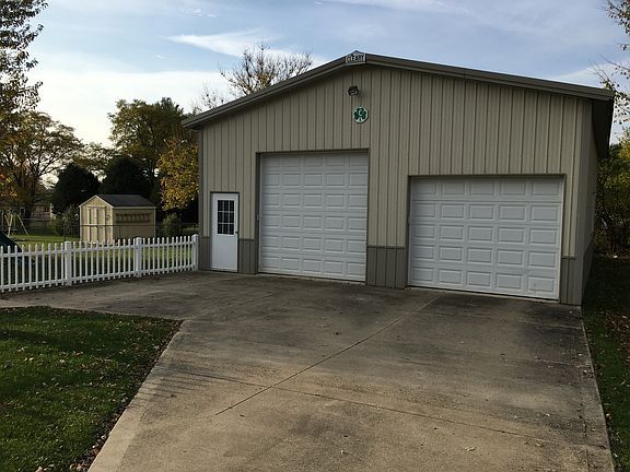 2nd image of 9 Oak Dr