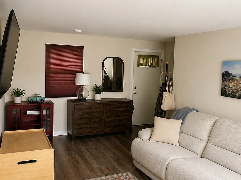 1220 Duncan Ave — Photo 3