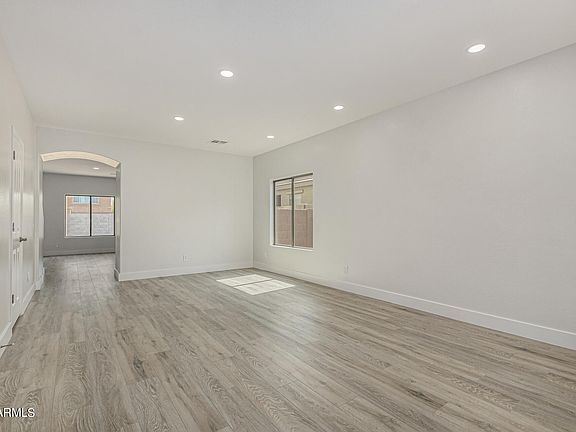 5th image of 18413 W MISSION Lane