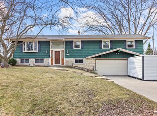 12011 W Steven Pl, Franklin, WI 53132