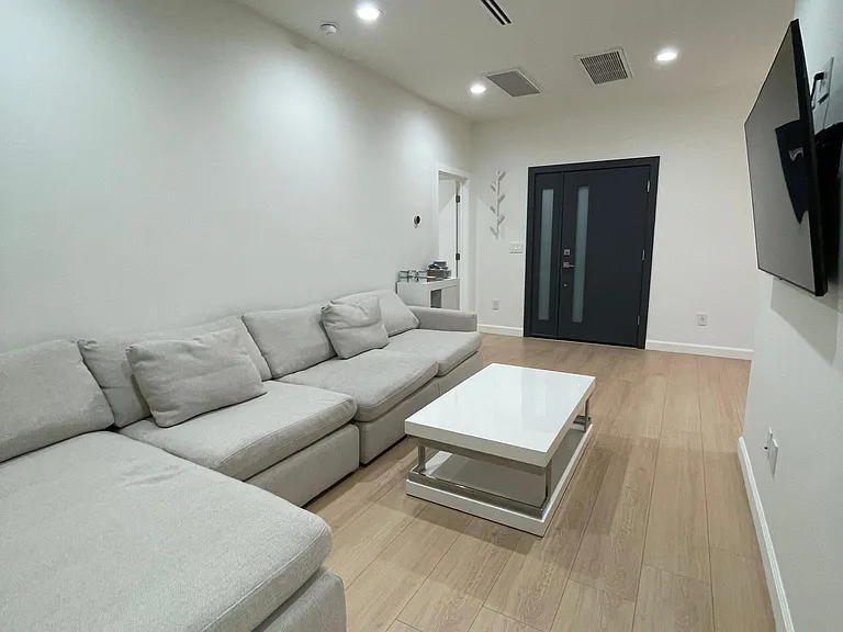 6419 Kraft Ave — Photo 6