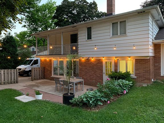 Yard Access Thru Laundry Rm.