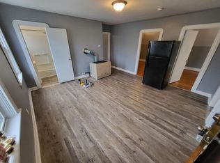 56 Hall St FLOOR 3, Fall River, MA 02724