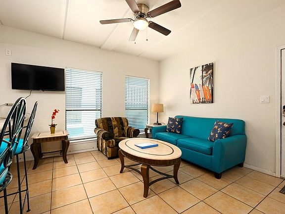 2nd image of 123 E Retama St #202